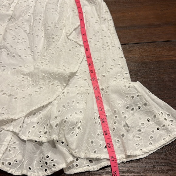 Japna Pre Loved lined Eyelet V-Neck Midi White Dress. - Picture 6 of 8